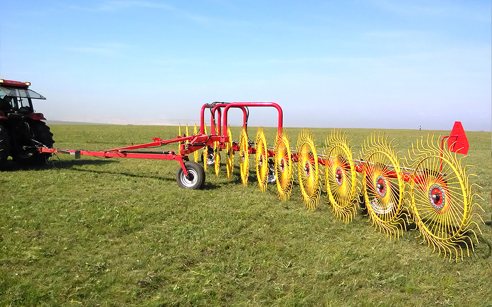 標題：9LC-7.6型指輪式摟草機
瀏覽次數(shù)：37
發(fā)表時間：2023-12-12