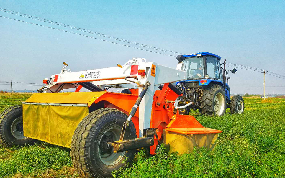 標(biāo)題：9GBXQ-3.0型旋轉(zhuǎn)式切割壓扁機
瀏覽次數(shù)：106
發(fā)表時間：2023-12-12